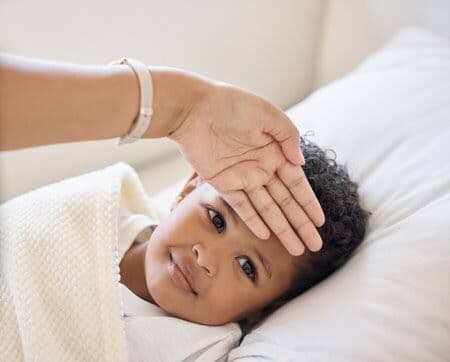 Hydrater son enfant en cas de vomissements et de diarrhées
